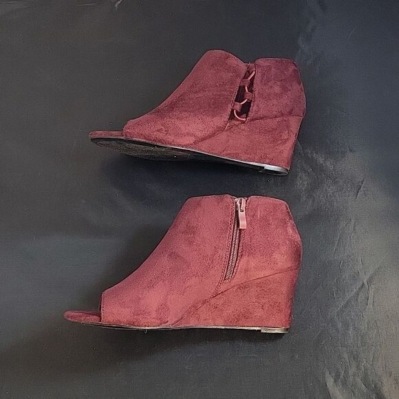 JOURNEE COLLECTION CUT-OUT OPEN TOE WOMEN'S WEDGE HEELS SHOES - Picture 12 of 16